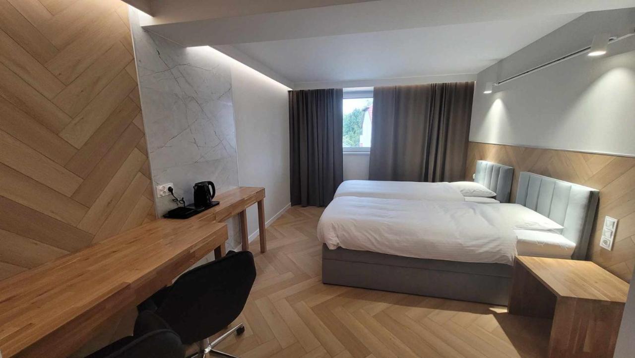 Karniewo Hotel & Restauracja Wroblewscy מראה חיצוני תמונה