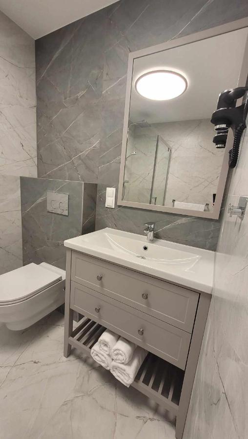 Karniewo Hotel & Restauracja Wroblewscy מראה חיצוני תמונה