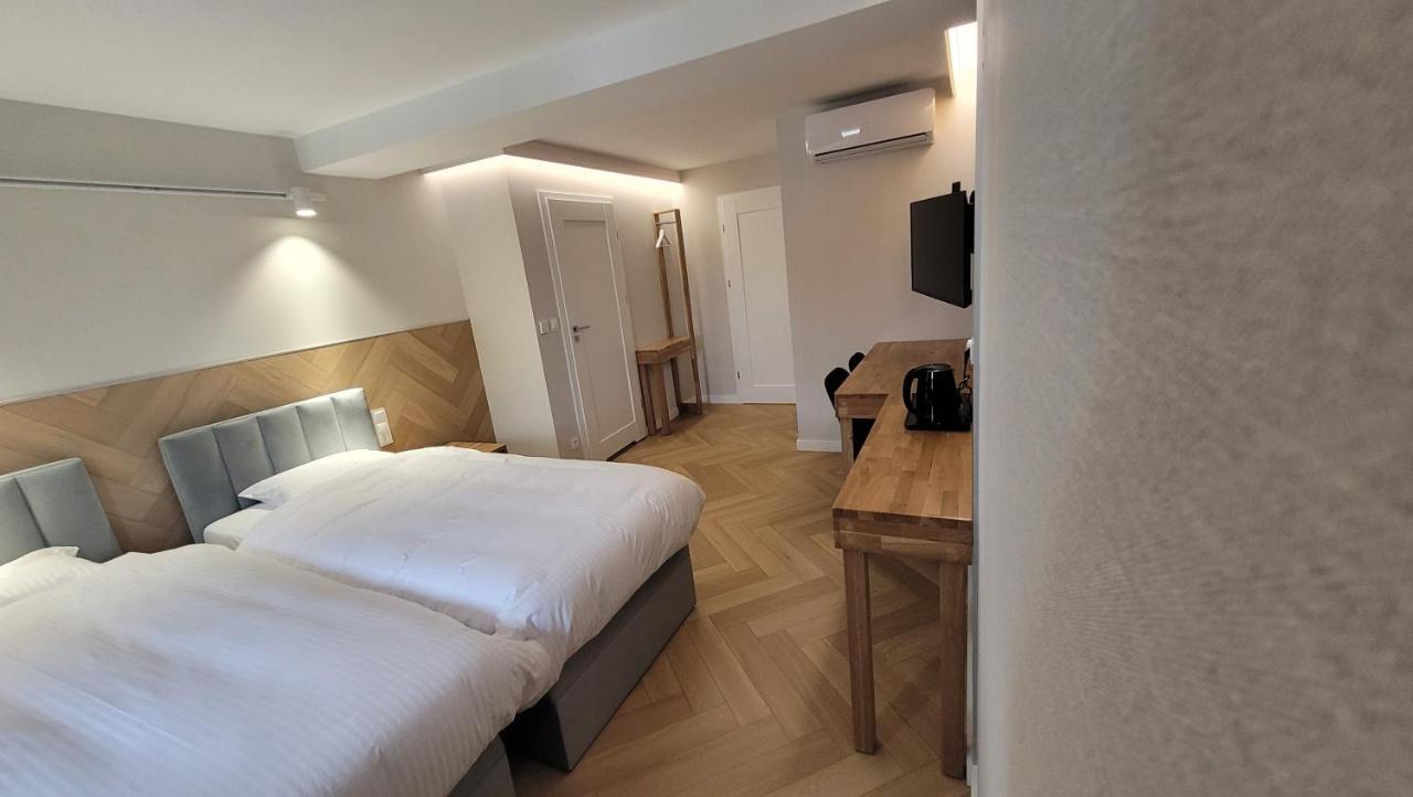 Karniewo Hotel & Restauracja Wroblewscy מראה חיצוני תמונה