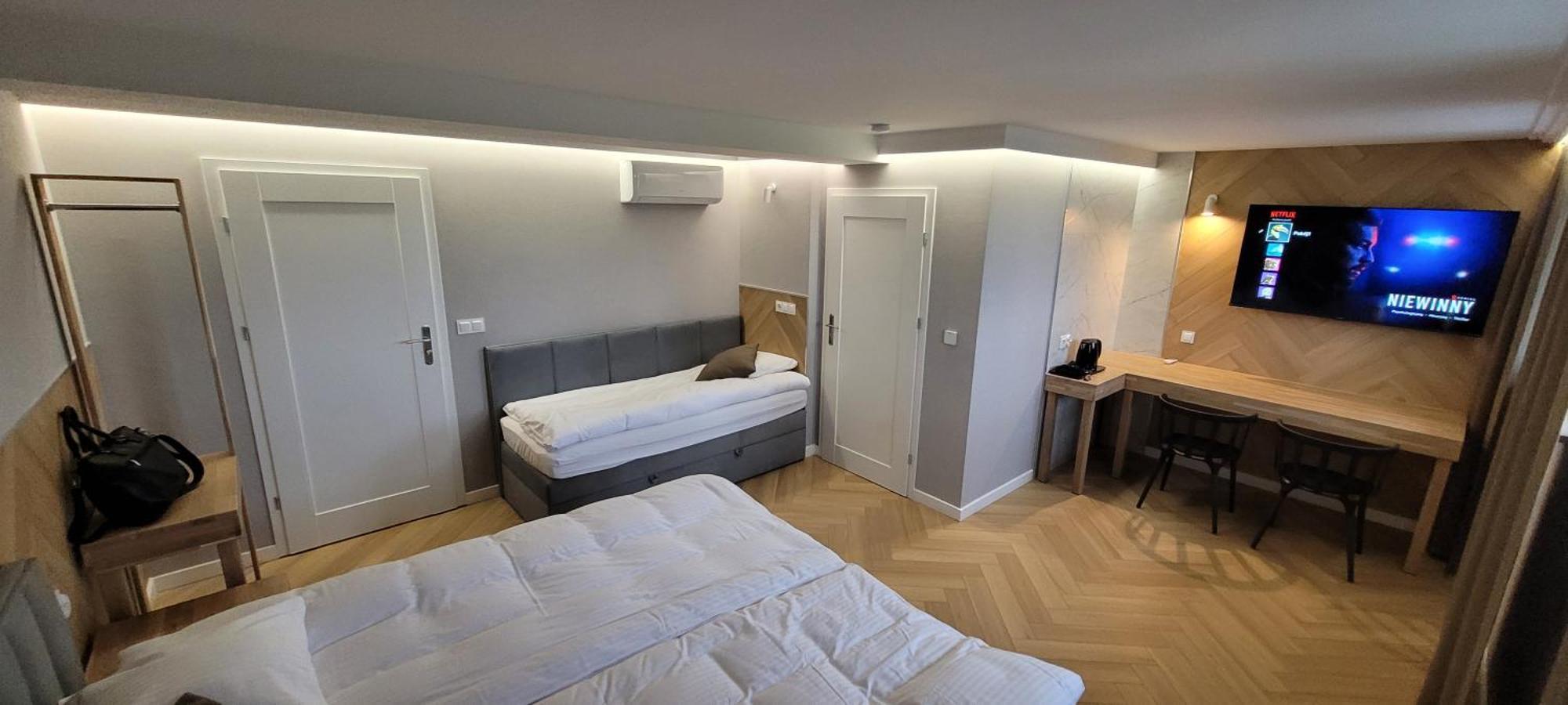 Karniewo Hotel & Restauracja Wroblewscy מראה חיצוני תמונה